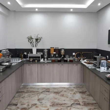 فندق مبيت وإفطار Patiras Deluxe يميناريا