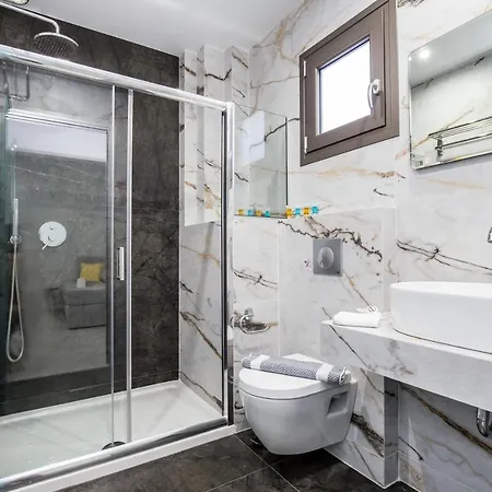 Patiras Deluxe 4*