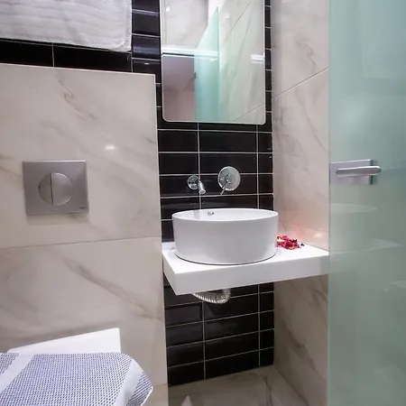 Patiras Deluxe 4*